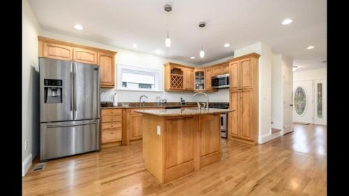 Gallery image of Black Rock Home - 4 bed - jacuzzi bath - beach in Bridgeport
