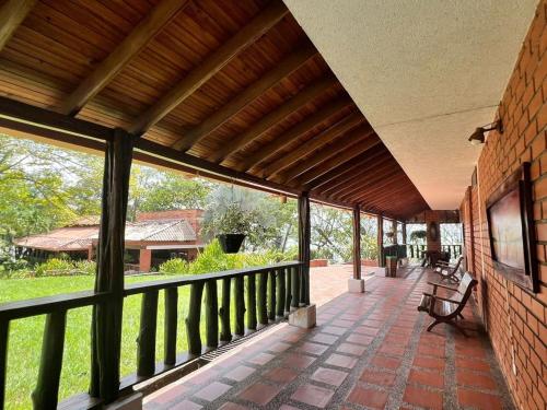 Un balcón o terraza en Hotel Tekal del Rio