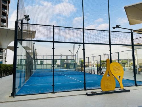 Attività di tennis o squash presso l'appartamento o nelle vicinanze