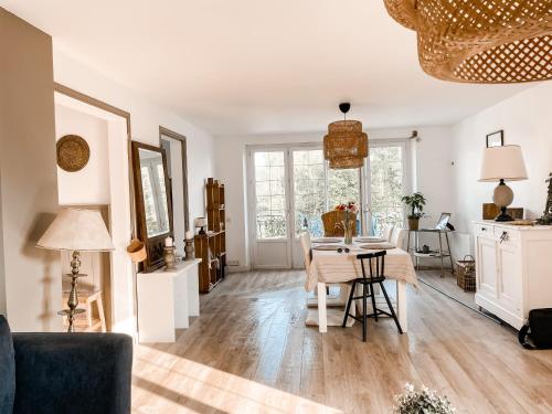 Posezení v ubytování Appartement avec balcon 10kms des plages