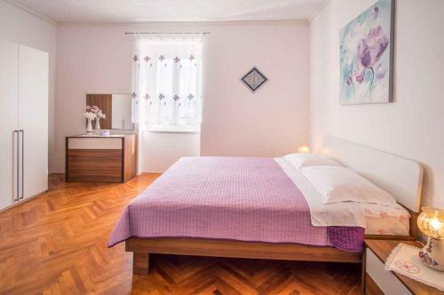 Postel nebo postele na pokoji v ubytování Apartment in Vrbnik - Insel Krk 45254