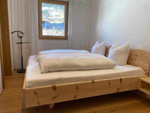 Posteľ alebo postele v izbe v ubytovaní AlpenApart Montafon - Appartement Grabi
