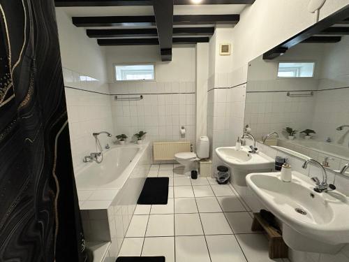 Bathroom sa Bed and Breakfast de Kleyne Wereld