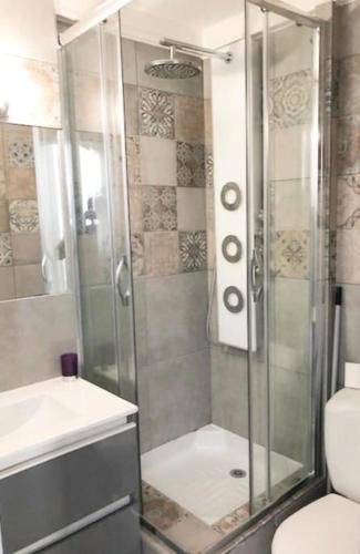 Photo de la galerie de l'établissement Studio Avignon Intra Muros full equipée R+1, à Avignon