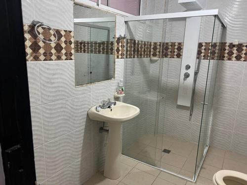 A bathroom at Casa de lujo muy amplía con ubicación privilegiada