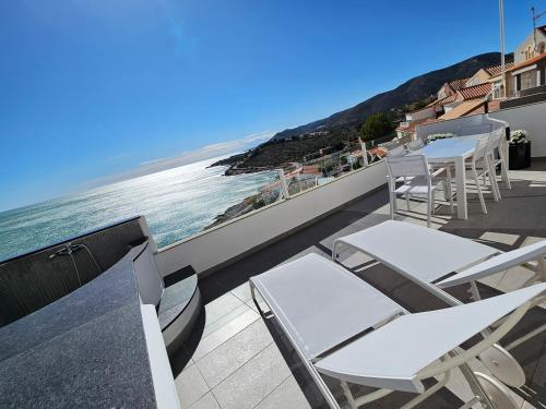 FANTÁSTICO DÚPLEX CON VISTAS IMPRESIONANTES AL MAR