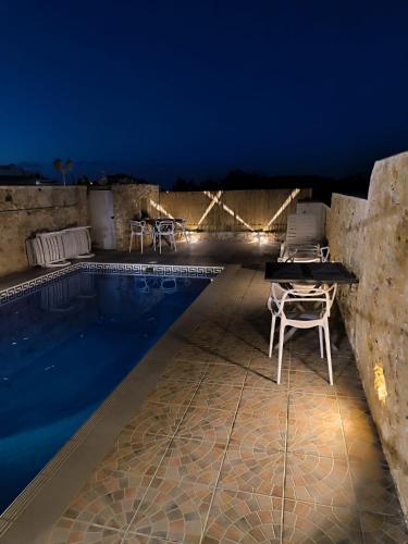 Der Swimmingpool an oder in der Nähe von Il figolla farmhouse