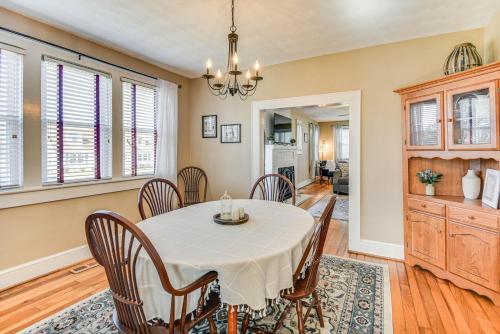 Galeriebild der Unterkunft Charming Smithfield House Walk to Downtown! in Smithfield