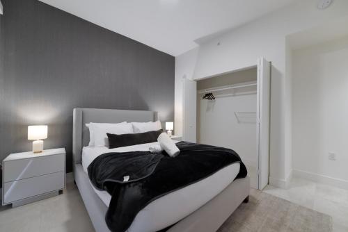 Prime location: Luxury Condo at brickell photo 18