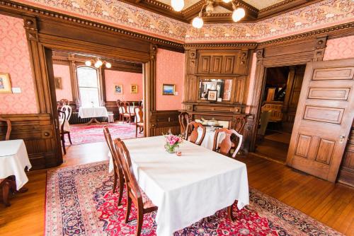 Fotografie z fotogalerie ubytování Cedar Crest Inn v destinaci Asheville