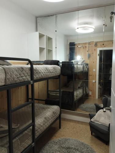 Posezení v ubytování PETITE CHAMBRE D'HÔTES LITS SUPERPOSES avec SALLE DE BAINS PRIVEE CHEZ CATHERINE A REUS