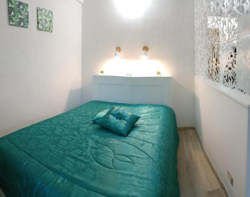 Een bed of bedden in een kamer bij 5 TERRE EXPRESS MIGLIARINA