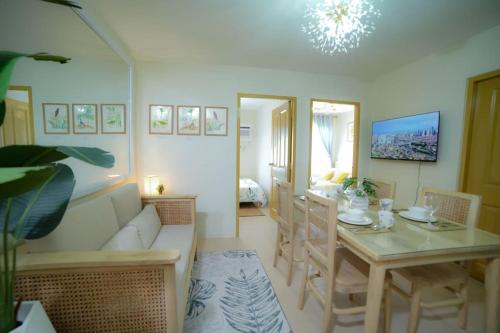 Un lugar para sentarse en 2-BR Condo for 4 in Dumaguete
