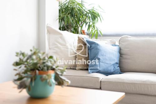 The Happy Place Santa Cruz, by Nivariahost