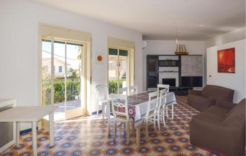 Posezení v ubytování Cozy Home In Marina Di Modica With Wifi