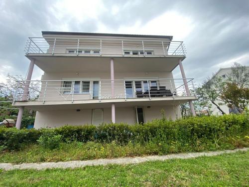 Apartments with parking space Krk - 22395