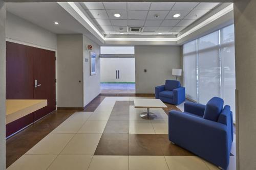 Posezení v ubytování City Express by Marriott Ciudad Obregon