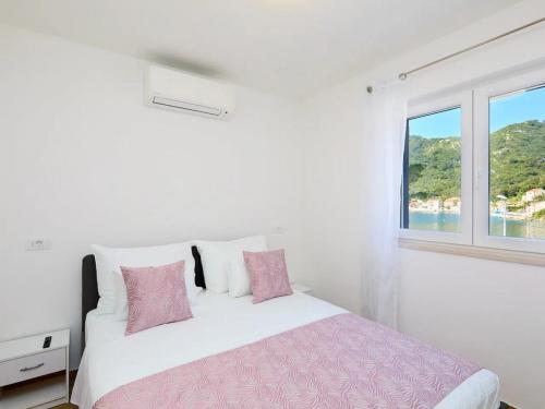 Ліжко або ліжка в номері Apartments by the sea Okuklje, Mljet - 22341