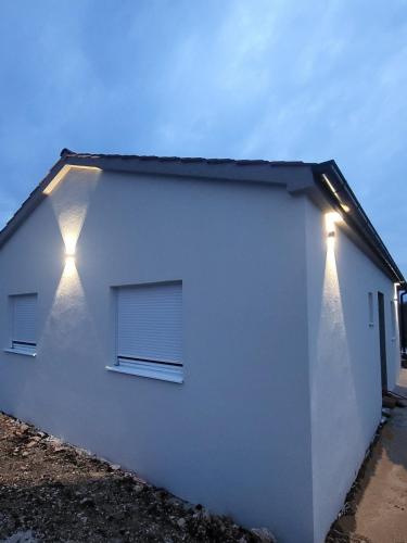 Holiday house with a swimming pool Ljubac, Zadar - 22537