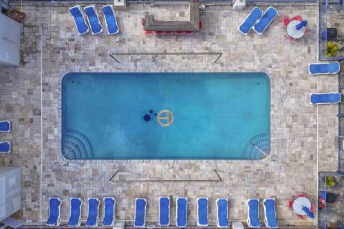 Gallery image of The Sea & Breeze:1 Bed Condo w/Pool Steps to Beach in Tybee Island