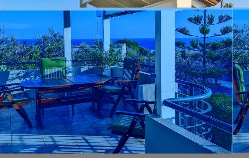 Nice Apartment In Santa Cesarea Terme With 2 Bedrooms And Wifi