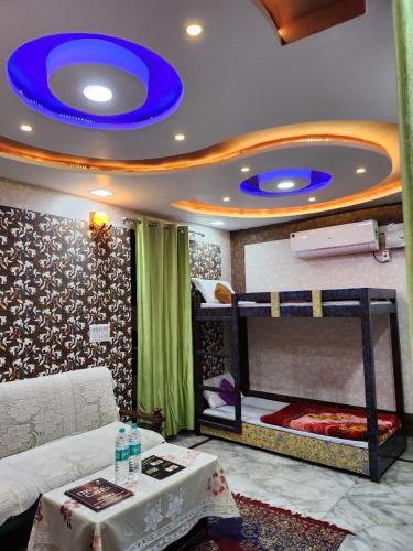 Ένα ή περισσότερα κρεβάτια σε δωμάτιο στο Dk's Paradise Homestay