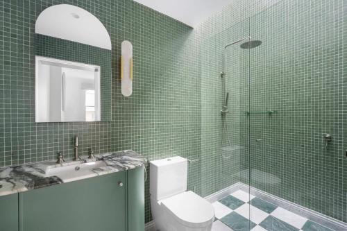 Luxury Designer Redfern House tesisinde bir banyo