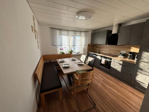 Kuchyň nebo kuchyňský kout v ubytování Ferienwohnung To-Ni-Le