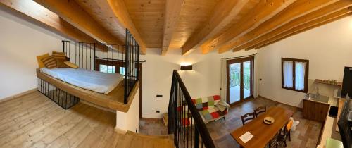 a room with a bunk bed in a house at Agriturismo Tamellini in Soave