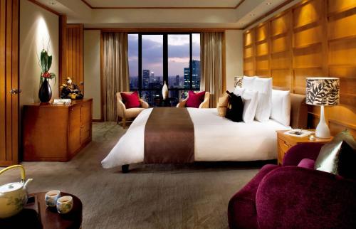 Uma área de estar em The Portman Ritz-Carlton Shanghai