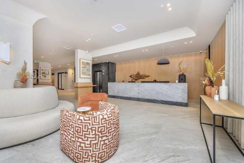 636 Newlands Peak Luxury Apartment tesisinde lobi veya resepsiyon alanı