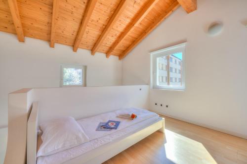 Franklin House with Private Garden - Happy Rentals