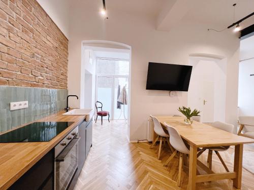 Central Loft Apartment near Belvedere Castle
