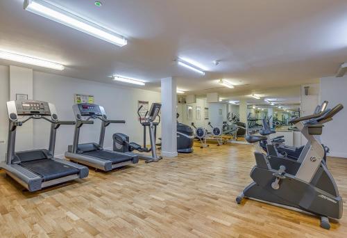 London Docklands RiverSide Apartment tesisinde fitness merkezi ve/veya fitness olanakları