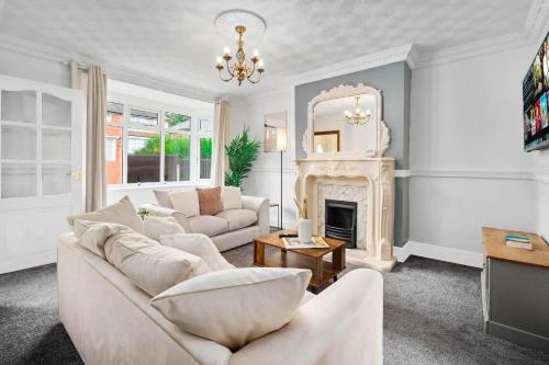 Posezení v ubytování Luxurious 3 Bedroom House with Parking 73B - Top Rated - Netflix - Wifi - Smart TV
