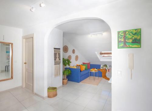 Picasso's Dream Cozy & Chic Attic Plaza Merced