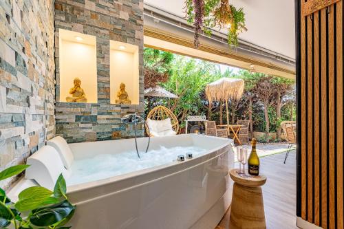 LA VILLA BALI A CANNES