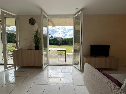 Location RDC maison, jardin et terrasse à Aix-les-Bains, proche thermes et lac ! - FR-1-555-9