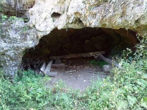 a cave in the side of a rock at Kuća za odmor Anita in Generalski Stol