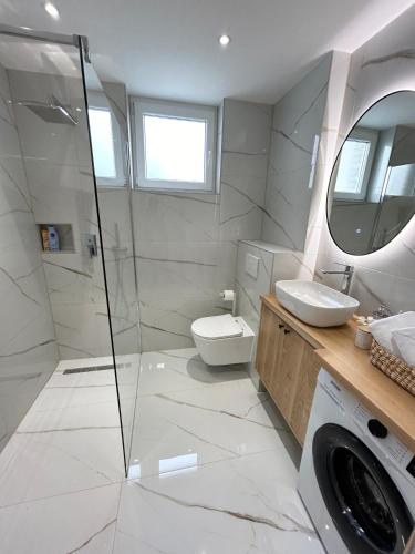 Un baño de Apartman Mona