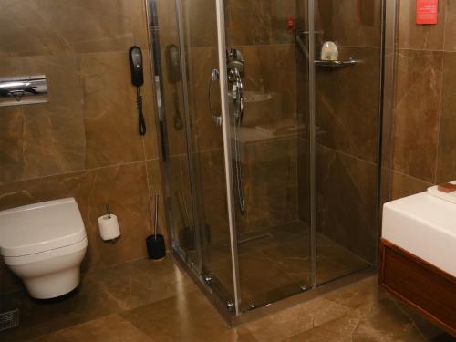Koupelna v ubytování Ramada Hotel & Suites by Wyndham Erbil 32 Park