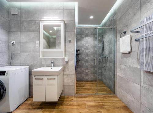 A bathroom at Master Resorts