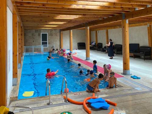 Piscina a Prima Hotel o a prop