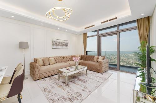 Experience Opulent Living at Paramount Midtown