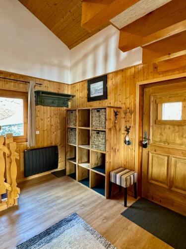 Φωτογραφία από το άλμπουμ του Charming, cosy chalet nestled in a breathtaking surrounding with spectacular, stunning mountain views σε La Chapelle-dʼAbondance