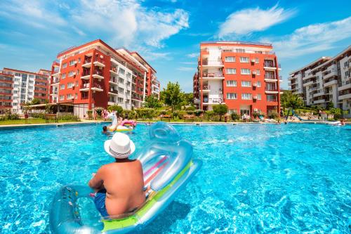 Piscina a Grand Resort o a prop