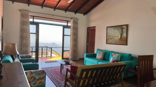 Posezení v ubytování Hapu Tales - Private Holiday Villa