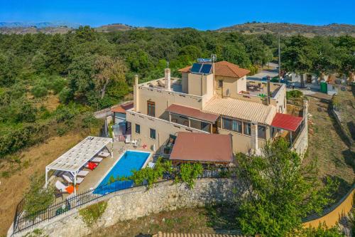 Πισίνα στο ή κοντά στο Villa Tresor