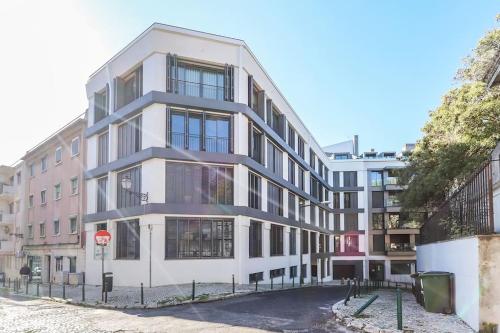 Marques Pombal Central 2 bed Apt
