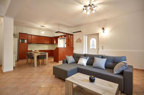 Sylvias Stylish Apartment